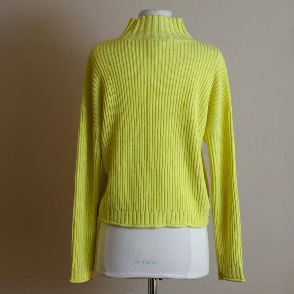 NEW Max Studio Lime Green Sweater - Picture 4 of 8
